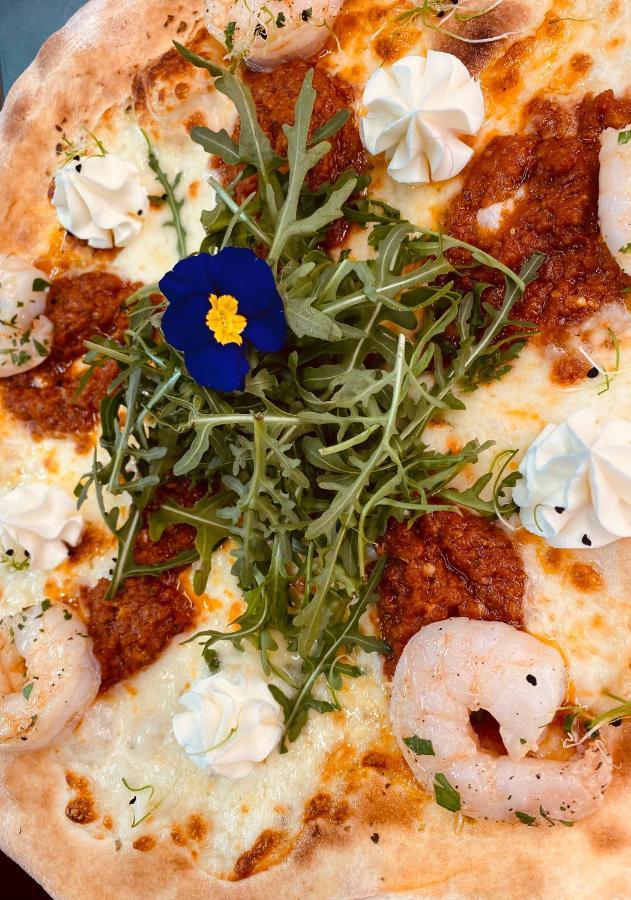 B&B Pizzeria Zur Traube 蒙塔尼亚 外观 照片