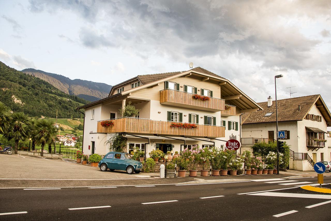 B&B Pizzeria Zur Traube 蒙塔尼亚 外观 照片