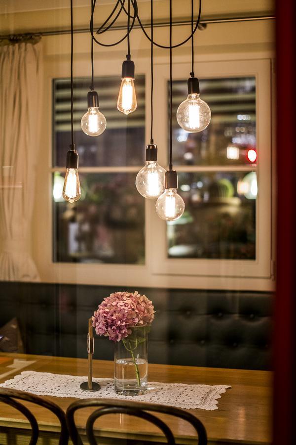 B&B Pizzeria Zur Traube 蒙塔尼亚 外观 照片
