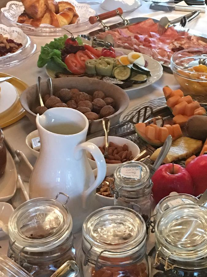 B&B Pizzeria Zur Traube 蒙塔尼亚 外观 照片